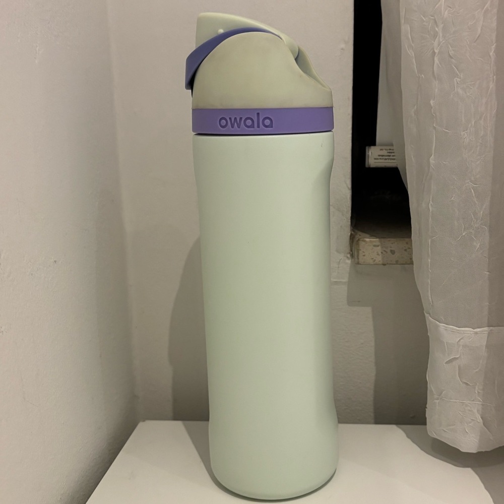 Mint Owala 24oz